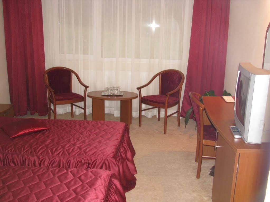 Hotel Orizont Călimăneşti Екстериор снимка