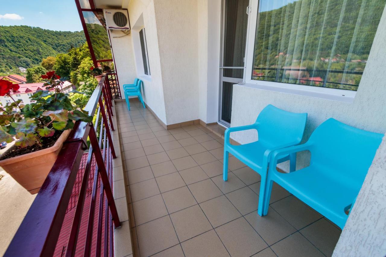 Hotel Orizont Călimăneşti Екстериор снимка