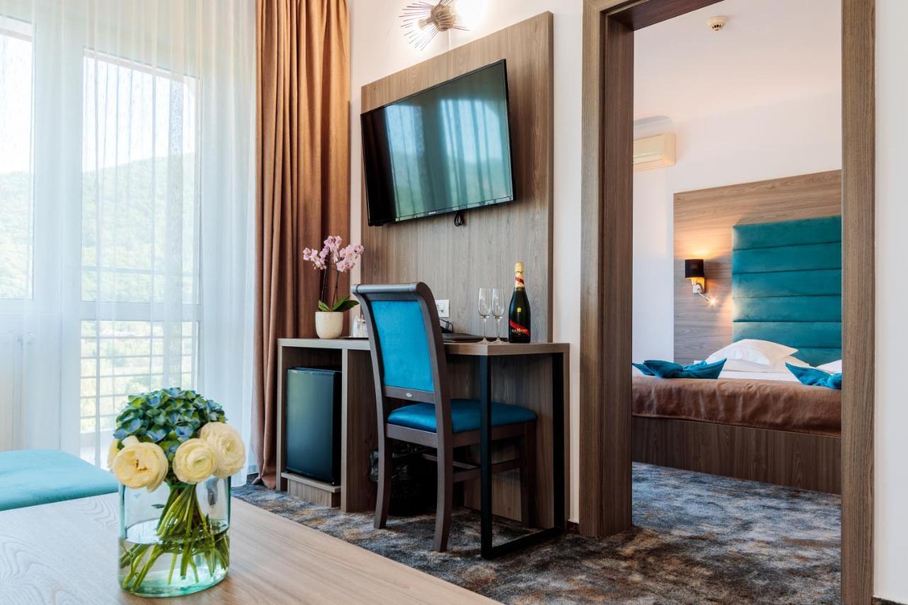 Hotel Orizont Călimăneşti Екстериор снимка