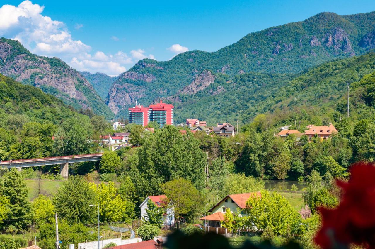 Hotel Orizont Călimăneşti Екстериор снимка