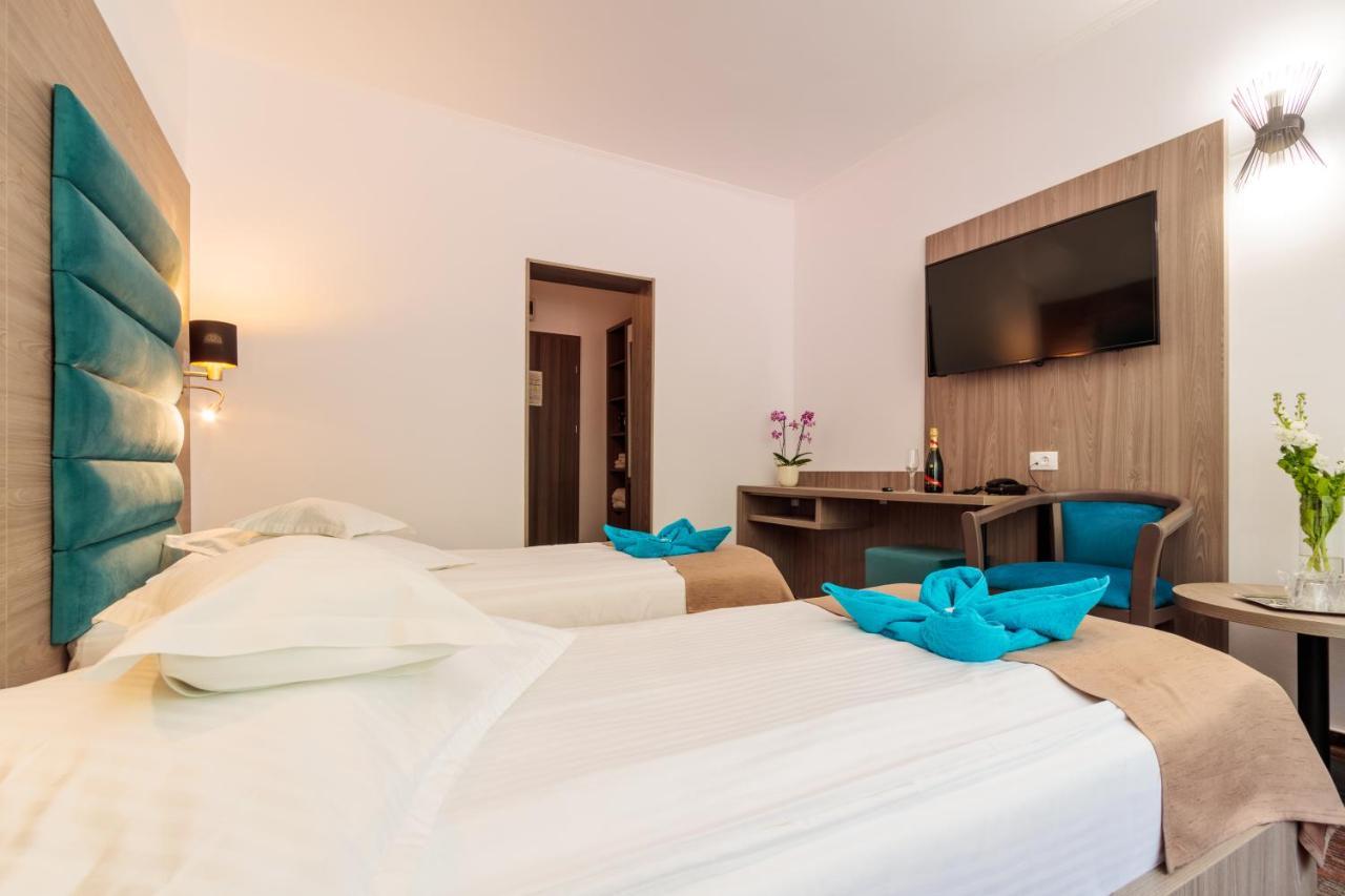 Hotel Orizont Călimăneşti Екстериор снимка