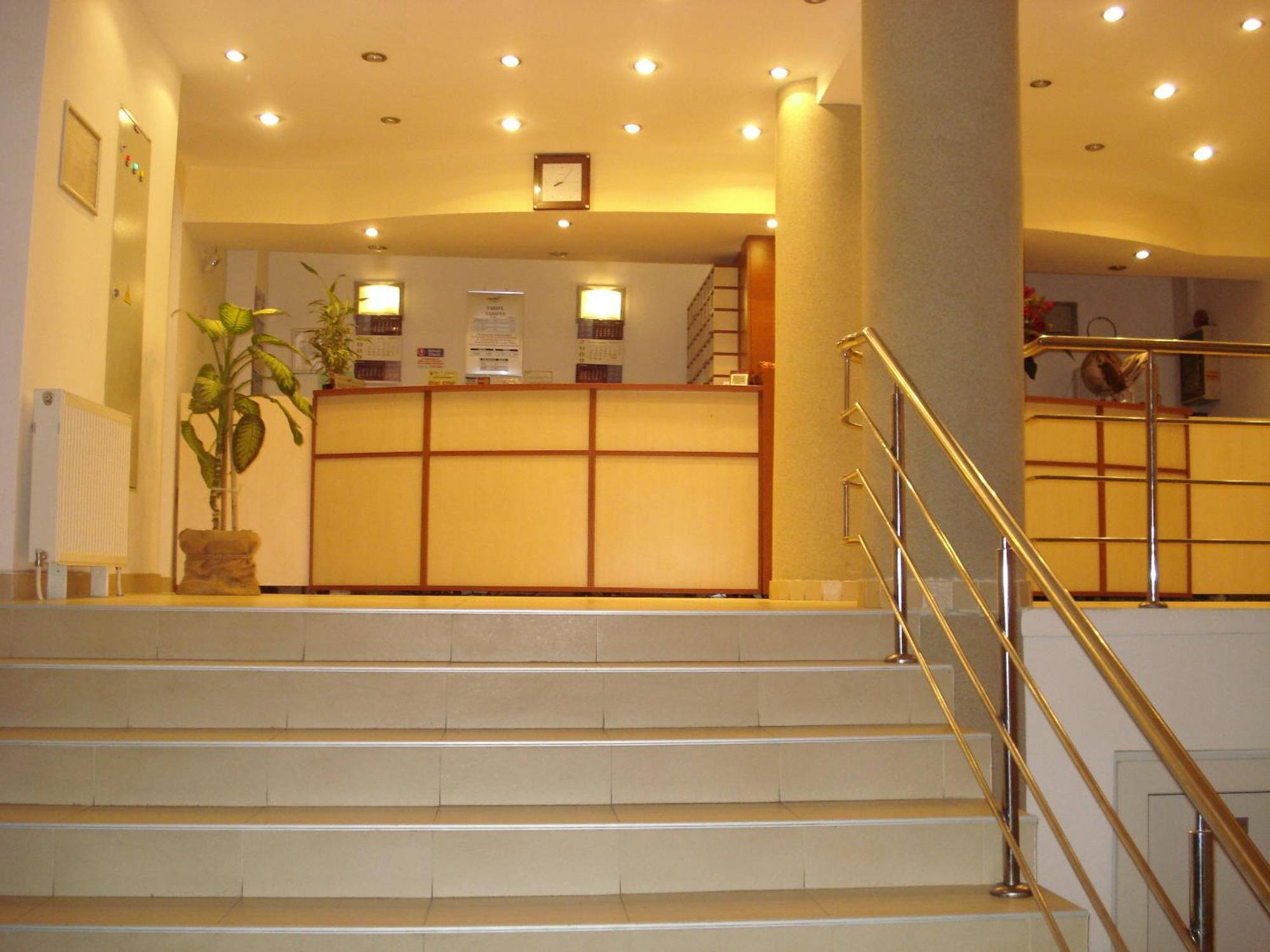 Hotel Orizont Călimăneşti Екстериор снимка