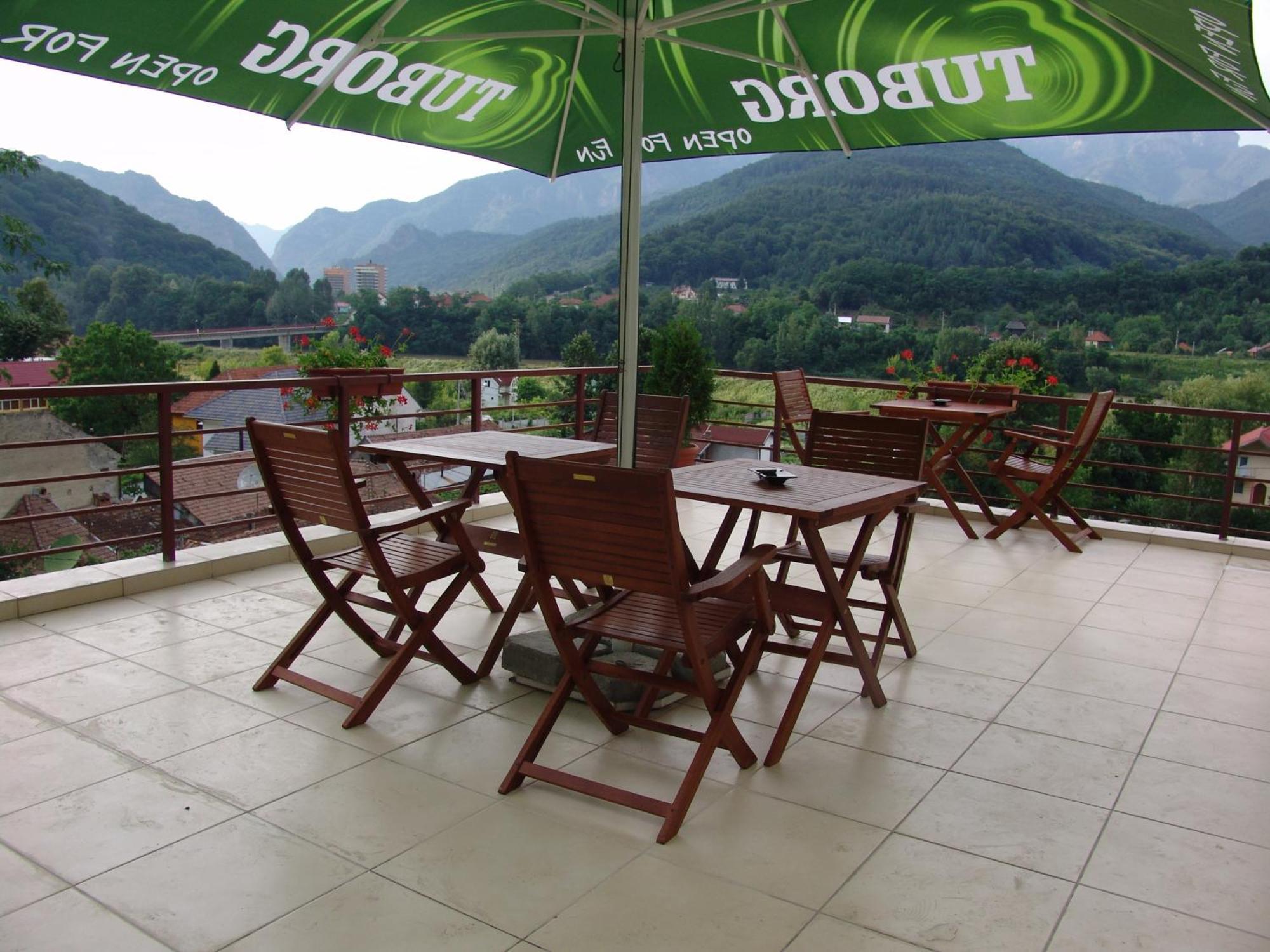 Hotel Orizont Călimăneşti Екстериор снимка