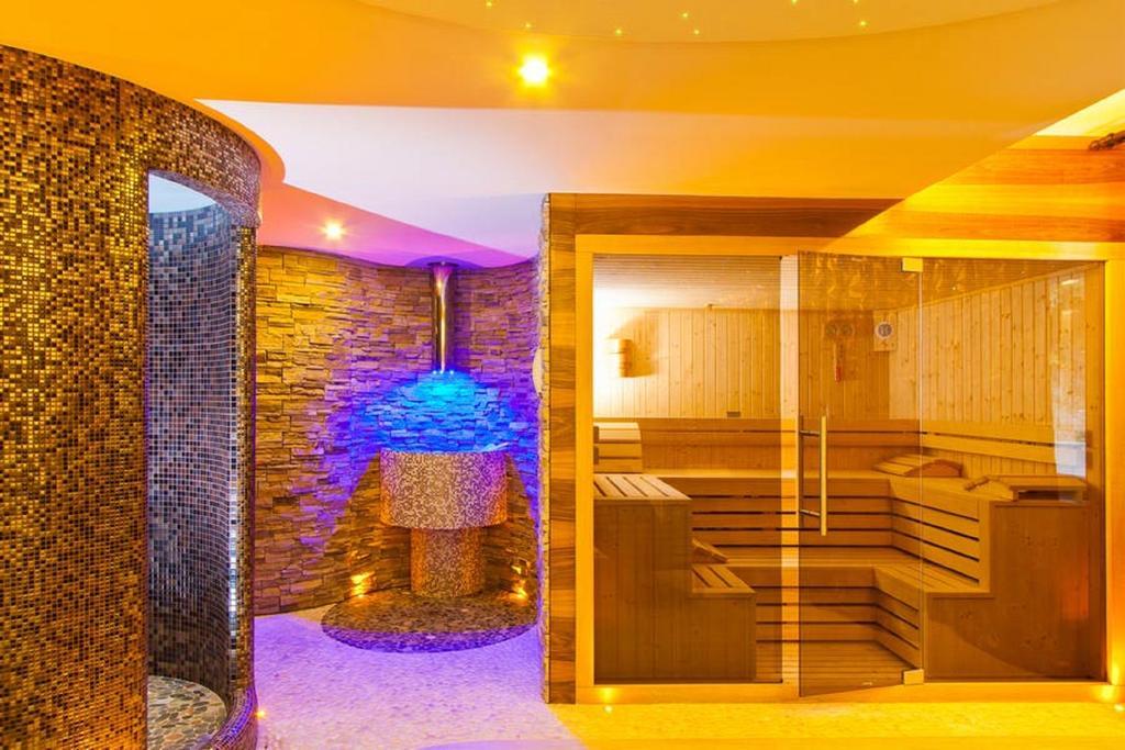 Hotel Orizont Călimăneşti Екстериор снимка