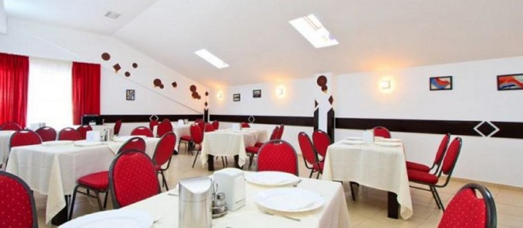 Hotel Orizont Călimăneşti Екстериор снимка
