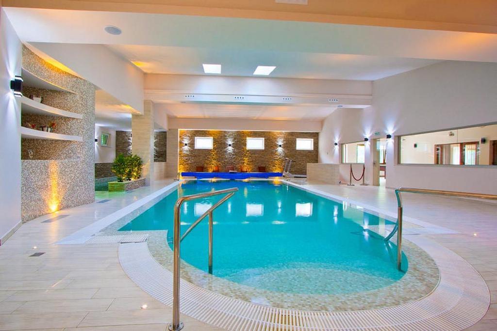 Hotel Orizont Călimăneşti Екстериор снимка