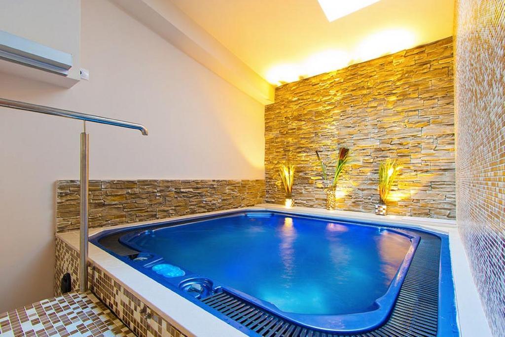 Hotel Orizont Călimăneşti Екстериор снимка