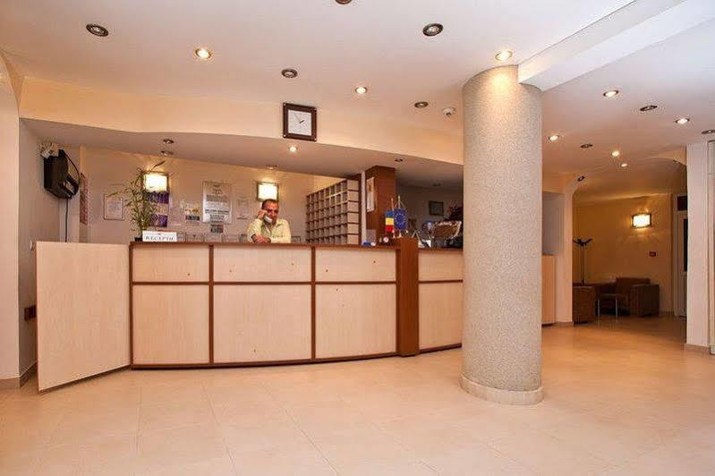Hotel Orizont Călimăneşti Екстериор снимка