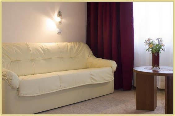 Hotel Orizont Călimăneşti Стая снимка
