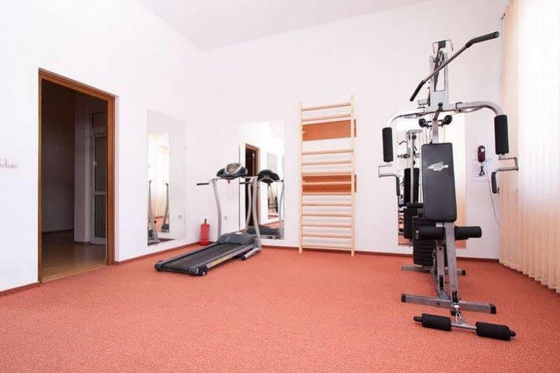 Hotel Orizont Călimăneşti Екстериор снимка