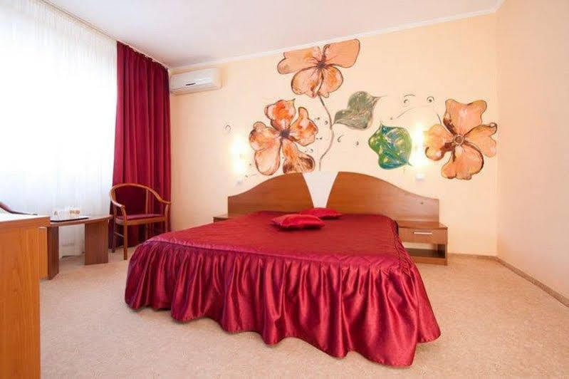 Hotel Orizont Călimăneşti Екстериор снимка
